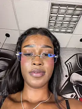 CocoaLuxeXXX's Live XXX Chat