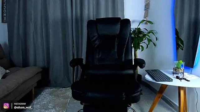 Онлайн чат XXX etham_wolf1
