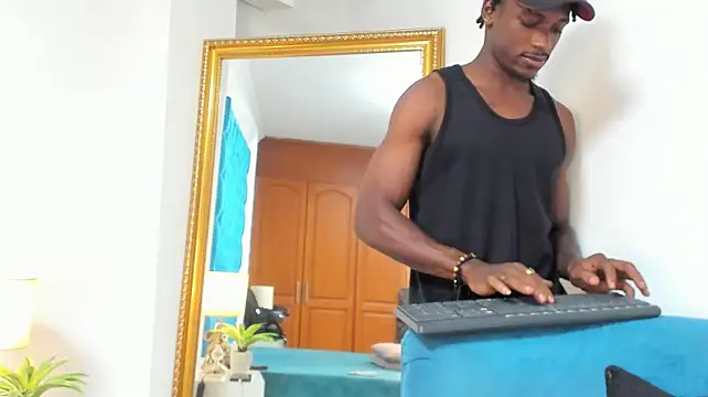 Charliedamn XXX чат на живо