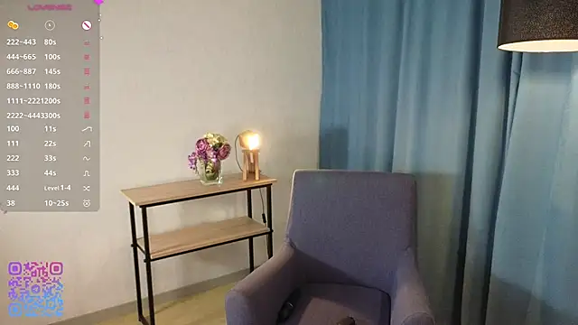 FeBurklow Adlı Modelin Canlı XXX Sohbeti