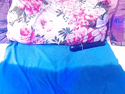 Sphyro12's Live XXX Chat