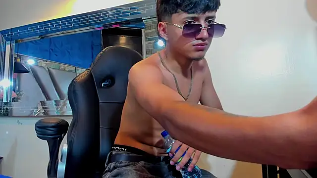 Mr_Dylan1 Chat XXX in diretta