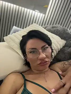 ZaraVoX Live XXX-Chat