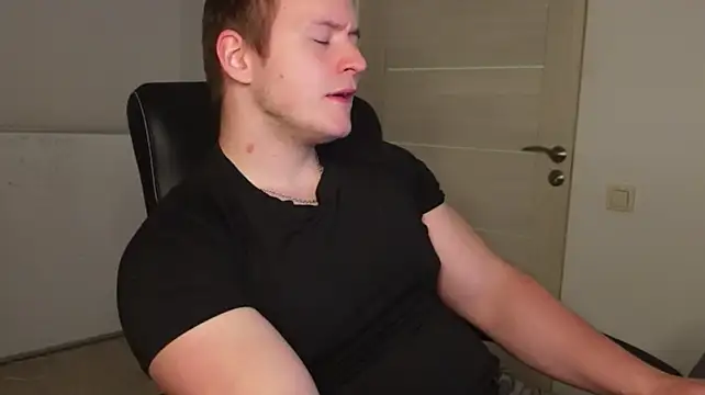 Richard_Dullas Adlı Modelin Canlı XXX Sohbeti