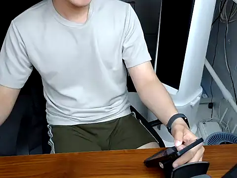 Chatroom XXX en direct de Louis_Caox
