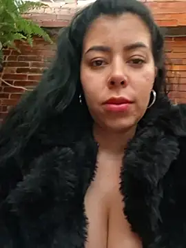 Онлайн чат XXX Luianna
