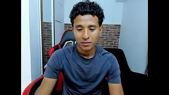 WIZARD-ALESSANDRO live XXX chat