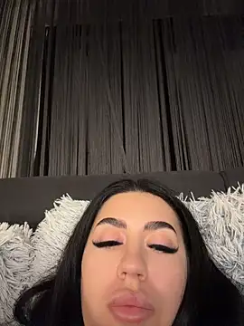 Andrestarr Adlı Modelin Canlı XXX Sohbeti
