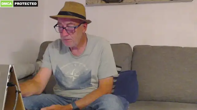 XXX chat uživo modela bluedae1