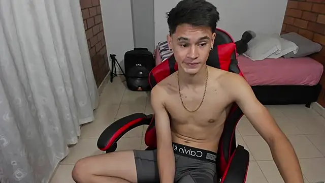 Aron_Boyy live XXX chat