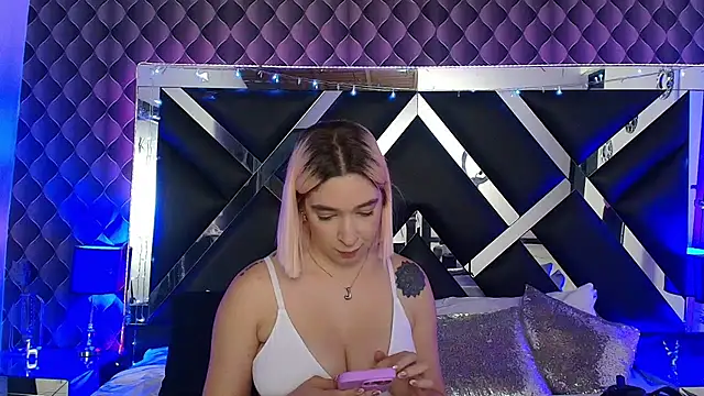 victoriaa_lee_ élő XXX-chatje