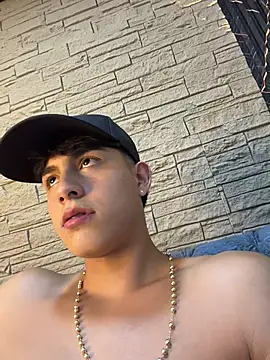 Czat XXX na żywo – Lander_Cruz