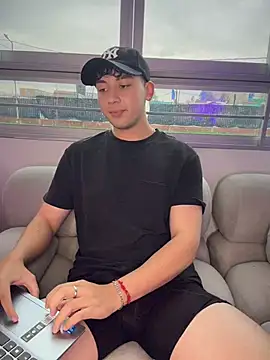 OLIVER_K's Live XXX Chat