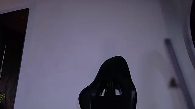 XXX chat uživo modela miia_stonne