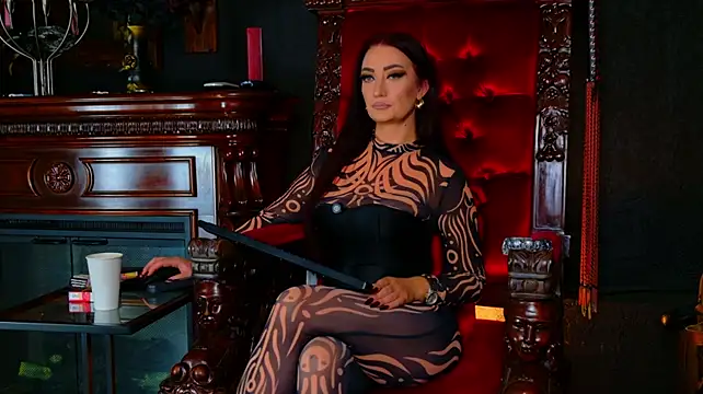 FinDomMya Adlı Modelin Canlı XXX Sohbeti