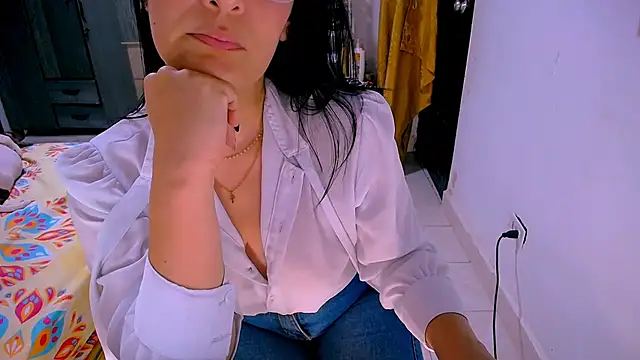 Živý XXX chat BitterMomXxx