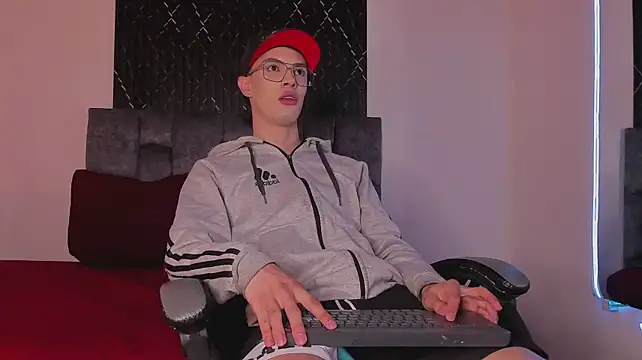 Alexxus_Smith 即時 XXX 聊天