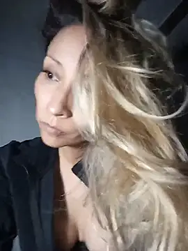 alexiajames_13 Chat XXX in diretta