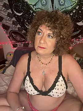 دردشة SuzyCatzz الجنسية المباشرة