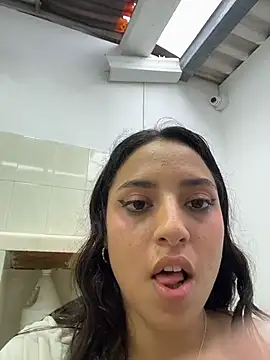 MeggyMae_ élő XXX-chatje