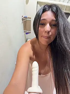 Emily_Gomezz: онлайн-секс-чат