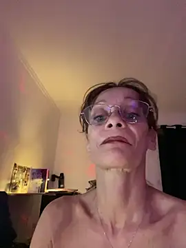 Chris06d22@xh Chat XXX live