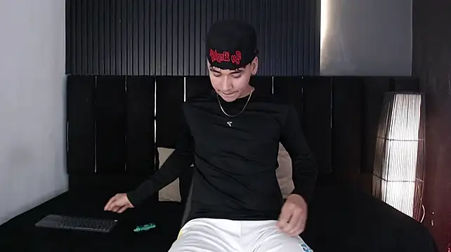 XXX chat uživo modela Dominic_ghost