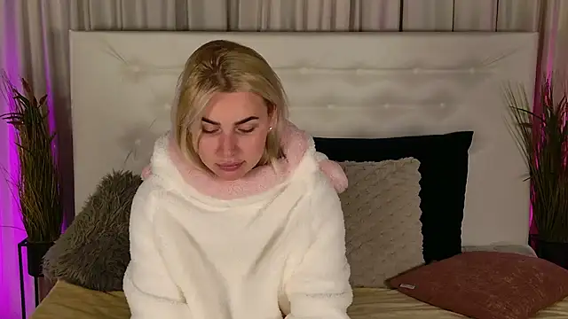 Онлайн чат XXX EmmiLive
