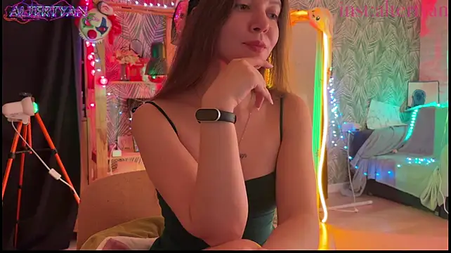 altertyann's Live XXX Chat