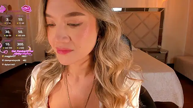 แชท XXX สดของ RebeccaHudson