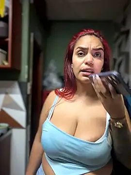 Sara-77 Chat XXX in diretta