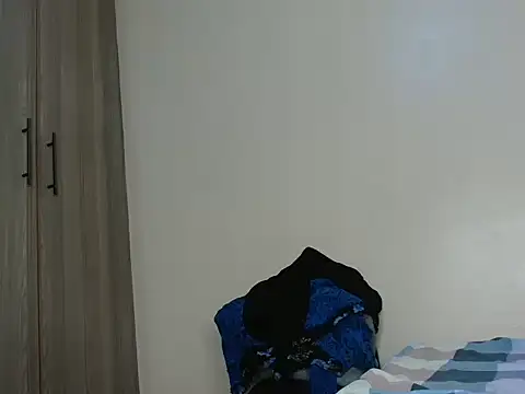 Онлайн чат XXX Aiyanna_