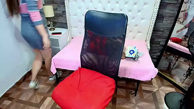 צ'אט XXX בשידור חי של TRINY_TS