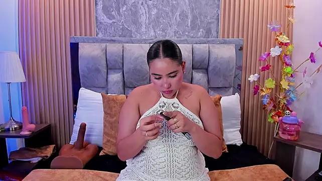 Sulay_Kim's Live XXX Chat