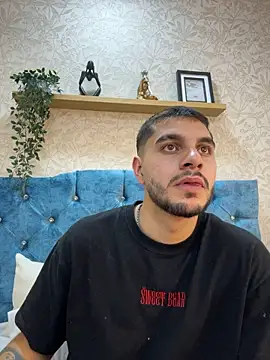 Chat +18 de AmadeoWild ao vivo