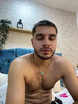 AmadeoWild live XXX chat