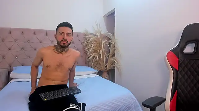 StevenAndLaura live XXX chat