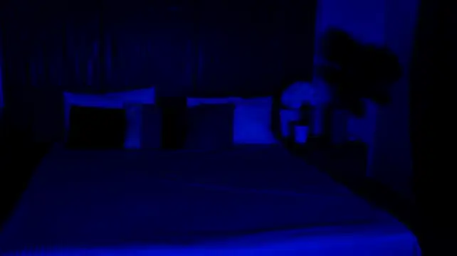 EmeraldGlow's Live XXX Chat