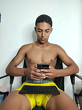 Demiansteven444 现场XXX聊天