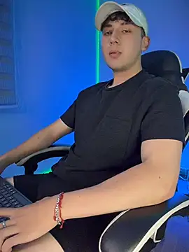 OLIVER_K élő XXX-chatje