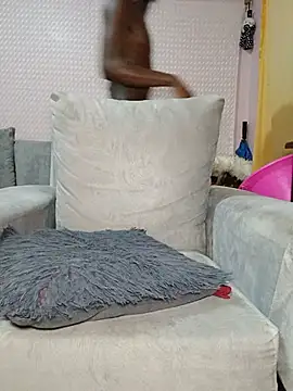 Originatin live XXX chat