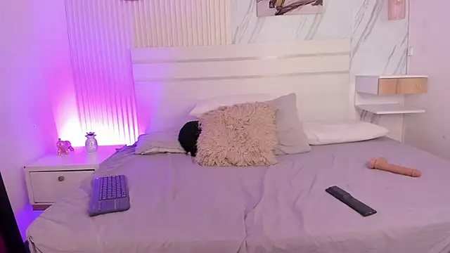 Miahvalennen Live XXX chat