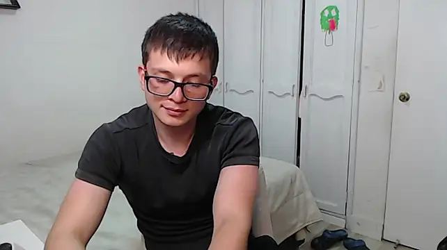 Онлайн чат XXX MathewCollin