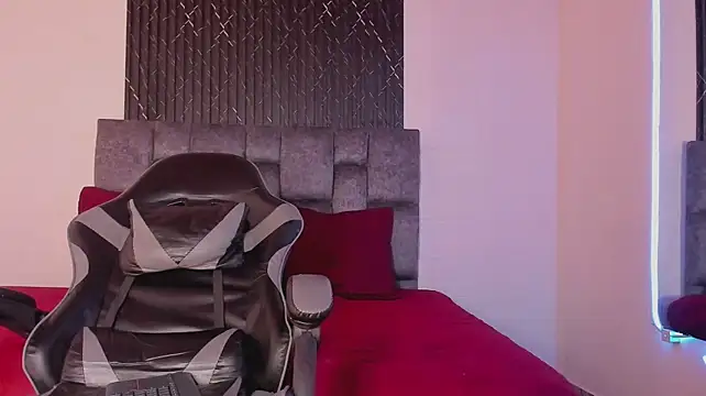 دردشة Alexxus_Smith الجنسية المباشرة