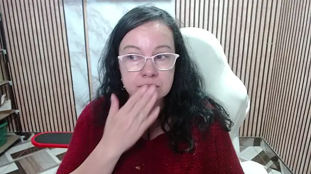 Sonialorens_ Chat XXX in diretta