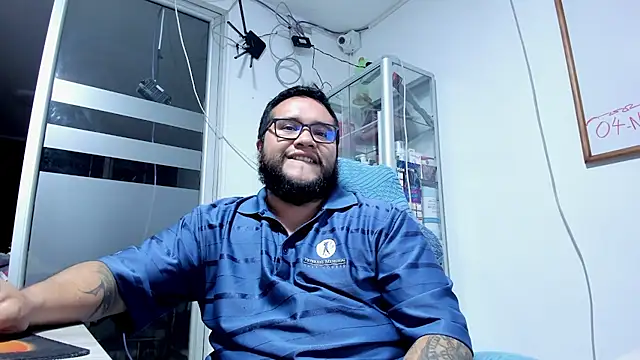 Živý XXX chat VINCEDMAGLIOO