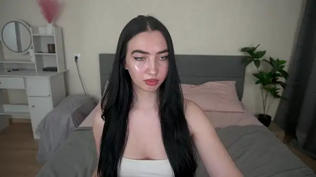 XXX chat uživo modela WildKittenX_