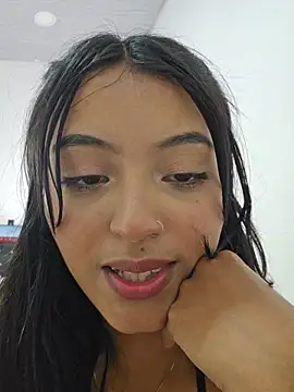 Yulia_Mercier_のライブXXXチャット