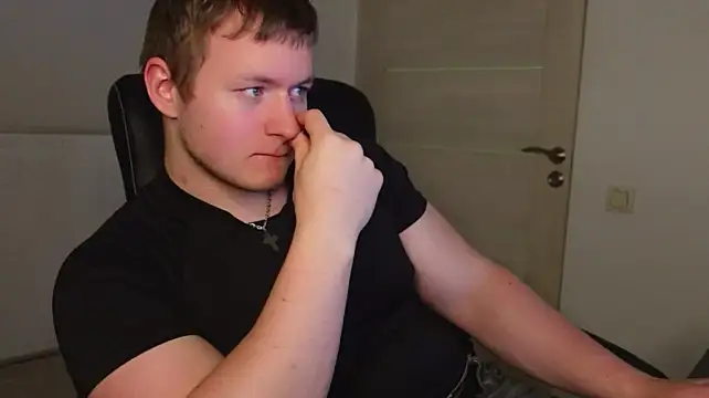XXX chat uživo modela Richard_Dullas