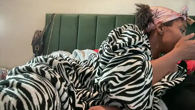 Cum2Charm's Live XXX Chat